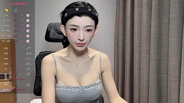 kiki-12 online show from 04-21-26, 01:42