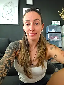 NicoleKaiser online show from 04-08-26, 05:40