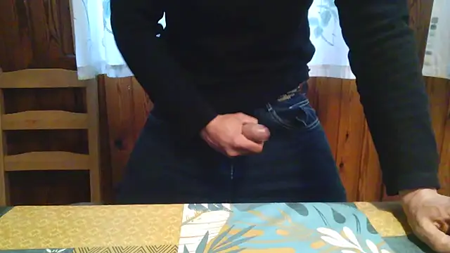 Snapshot of sexysicilyman chatting on 03-23-26, 01:37 sexysicilyman online show from 03-23-26, 01:37