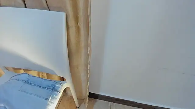 JuliethDior online show from 03-25-26, 06:25