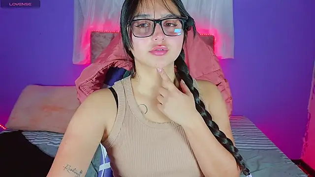 Snapshot of 1_Scarllet_ chatting on 03-21-26, 02:20 1 Scarllet online show from 03-21-26, 02:20