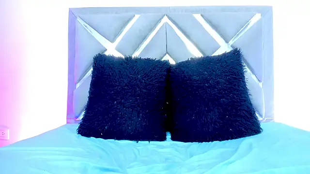 Emmaa sweeet  online show from 03-24-26, 07:30