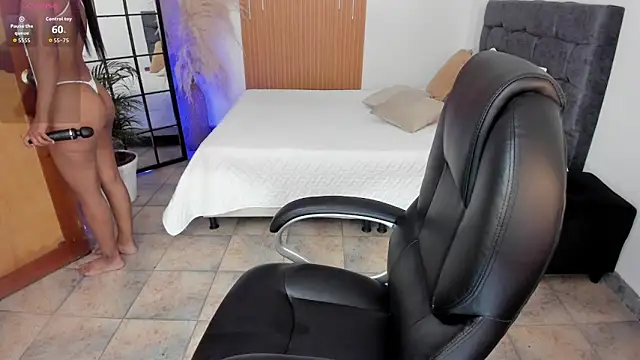 dulce-nicoll online show from 06-19-26, 09:46