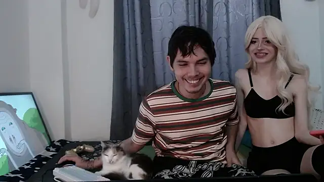 Snapshot of Fantasy-Dreams chatting on 05-12-26, 10:29 Fantasy-Dreams online show from 05-12-26, 10:29