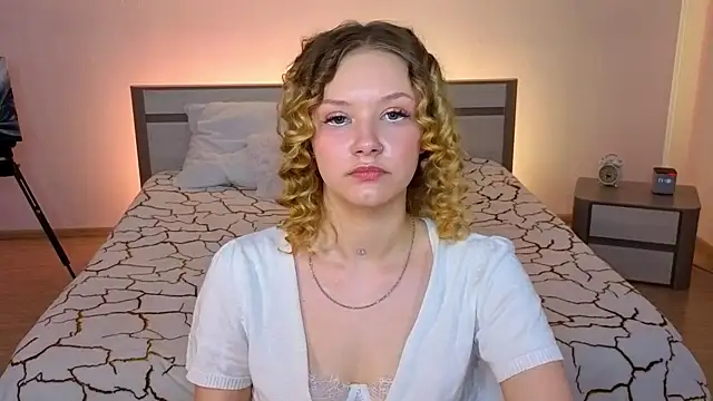 StaceyyJones online show from 05-12-26, 11:18