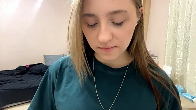 Vickyfaith online show from 04-15-26, 07:58