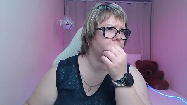 BonnnyBoobsy online show from 05-19-26, 06:58