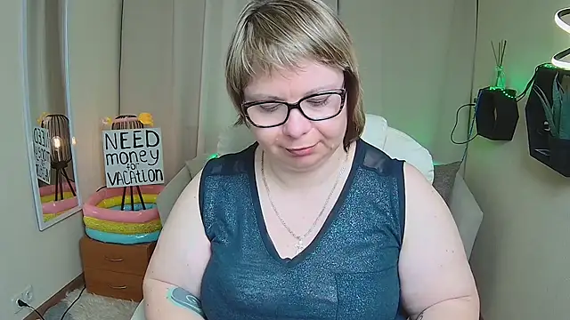 BonnnyBoobsy online show from 05-22-26, 06:35