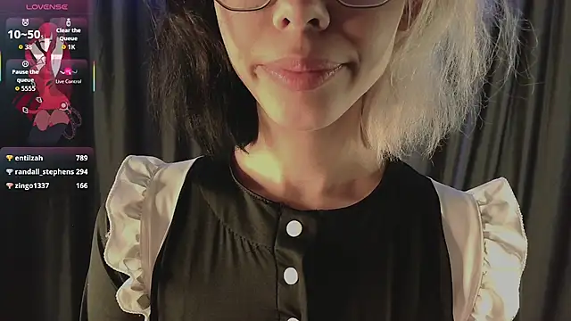 Layla Muur online show from 04-24-26, 02:19