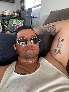 HOTB0Y18 online show from 05-18-26, 05:08