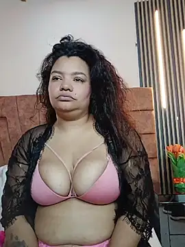 Snapshot of Lara_Seduce chatting on 05-26-26, 01:34 Lara Seduce online show from 05-26-26, 01:34