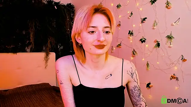 Kira  Cutie online show from 05-15-26, 11:45