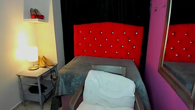 ScarletBigTitties online show from 04-15-26, 12:01