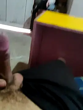 Snapshot of zoi2324 chatting on 04-01-26, 04:04 zoi2324 online show from 04-01-26, 04:04