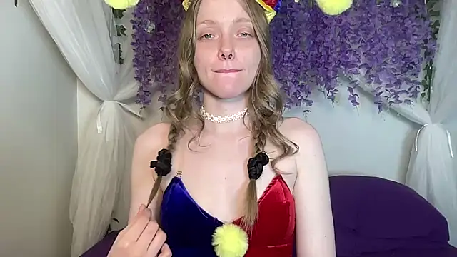 ElfGirlAna online show from 05-13-26, 02:36