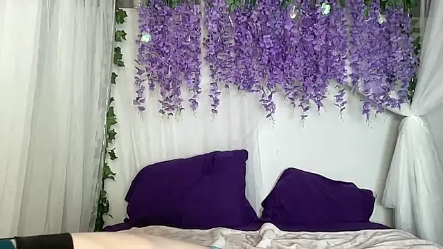 ElfGirlAna online show from 06-10-26, 02:49