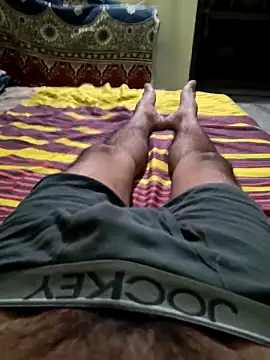 Snapshot of yoursTelugu_boy chatting on 05-08-26, 08:03 yoursTelugu boy online show from 05-08-26, 08:03