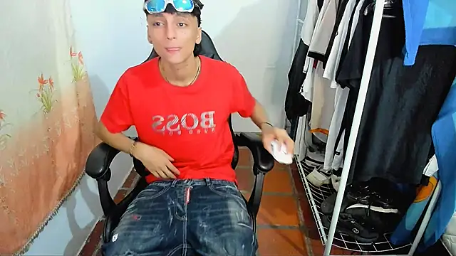 Snapshot of Leal_777 chatting on 03-19-26, 06:39 Leal 777 online show from 03-19-26, 06:39