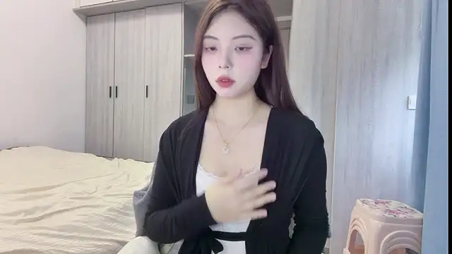 Roo Se online show from 03-24-26, 02:49