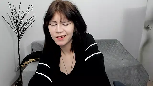 Frau Emma online show from 04-11-26, 05:12