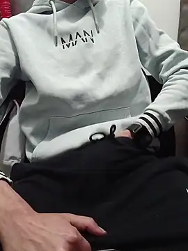 Skinboy06 online show from 03-22-26, 05:49