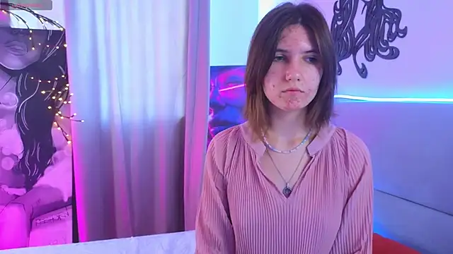 Snapshot of CarmenPhillips chatting on 03-23-26, 07:23 CarmenPhillips online show from 03-23-26, 07:23