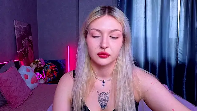 BlondieSummer online show from 03-20-26, 07:46