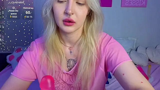 BlondieSummer online show from 07-14-26, 06:02