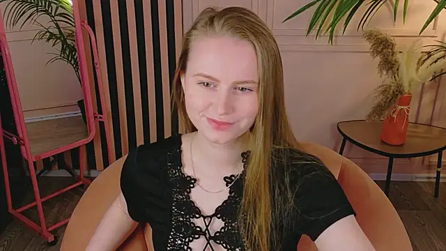 Lover Daisy  online show from 05-05-26, 12:35