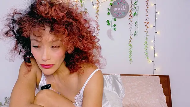 Snapshot of Ajua__Uva chatting on 03-27-26, 02:28 Ajua Uva online show from 03-27-26, 02:28