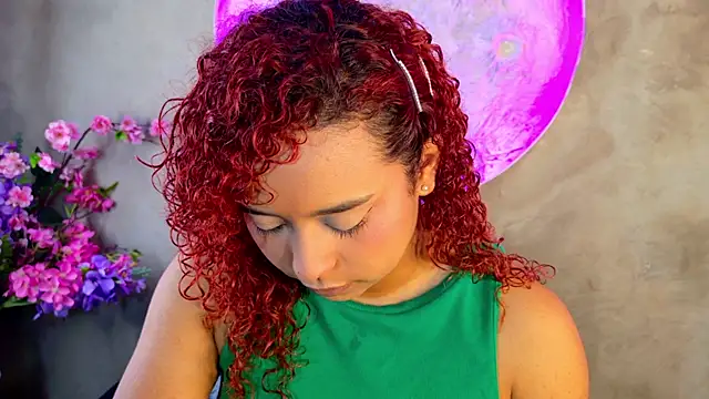 lara curly online show from 06-17-26, 10:06