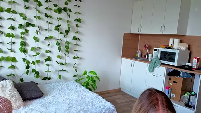 MonikFoxi online show from 07-08-26, 05:12