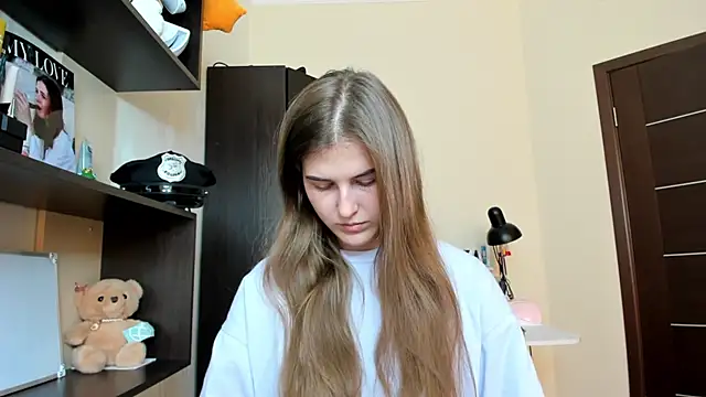 Snapshot of OhMyAlice chatting on 07-05-26, 04:47 OhMyAlice online show from 07-05-26, 04:47