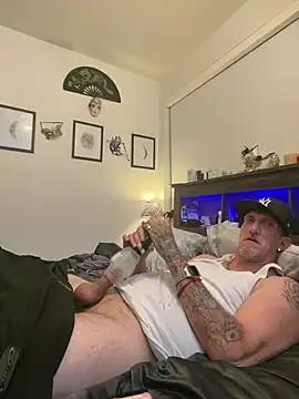 Snapshot of bilateralBKamputee chatting on 04-05-26, 05:04 bilateralBKamputee online show from 04-05-26, 05:04