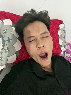 Nguyencuong1999 online show from 04-12-26, 05:56