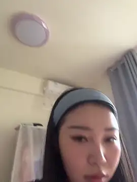 Snapshot of kiki-chloe chatting on 04-07-26, 06:25 kiki-chloe online show from 04-07-26, 06:25