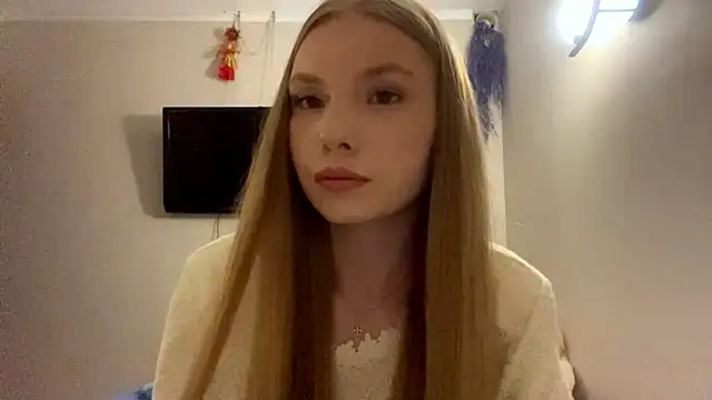 CarolineNine online show from 04-25-26, 03:09