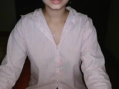 Snapshot of urvashi_rai chatting on 06-18-26, 01:28 urvashi rai online show from 06-18-26, 01:28