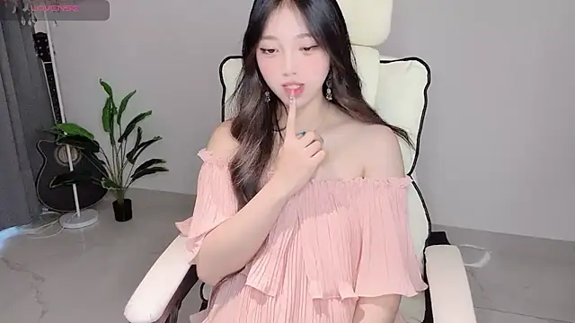 Yukiy8877 online show from 05-06-26, 01:03