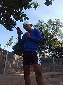 Snapshot of HOTRAINYGOLDEN chatting on 03-27-26, 12:16 HOTRAINYGOLDEN online show from 03-27-26, 12:16