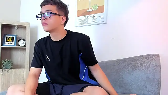 dennis hills online show from 03-25-26, 12:44