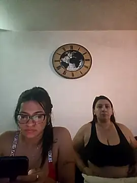 Gia-and-Lara online show from 04-18-26, 05:39