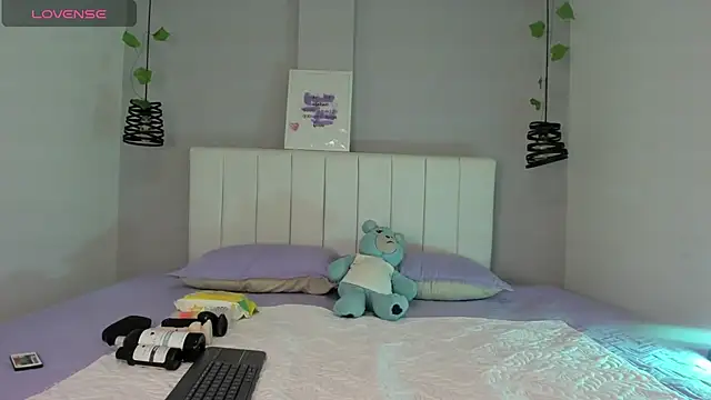 Khalessy j online show from 03-25-26, 08:48