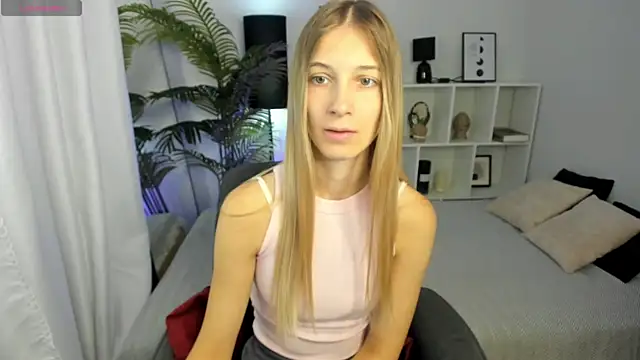 LauraPurr online show from 07-10-26, 07:12