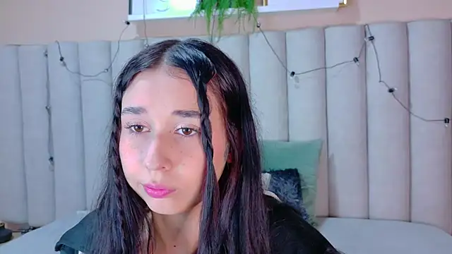 StarrMoon   online show from 06-30-26, 02:56