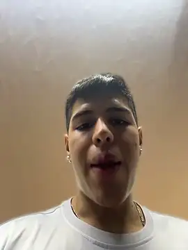 Snapshot of Angel_khouri_ chatting on 04-22-26, 01:30 Angel khouri online show from 04-22-26, 01:30