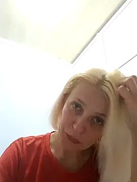 Snapshot of MiaLove183 chatting on 06-09-26, 01:56 MiaLove183 online show from 06-09-26, 01:56