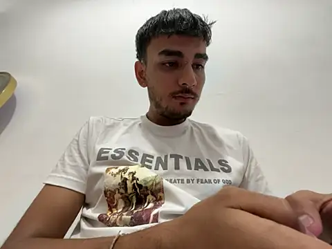 Snapshot of Velvet_man chatting on 03-25-26, 06:08 Velvet man online show from 03-25-26, 06:08