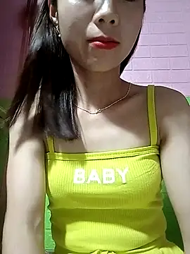 AmyLinee01 online show from 04-22-26, 07:44