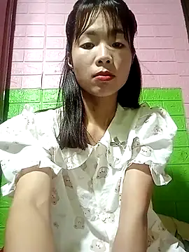 AmyLinee01 online show from 05-03-26, 06:08